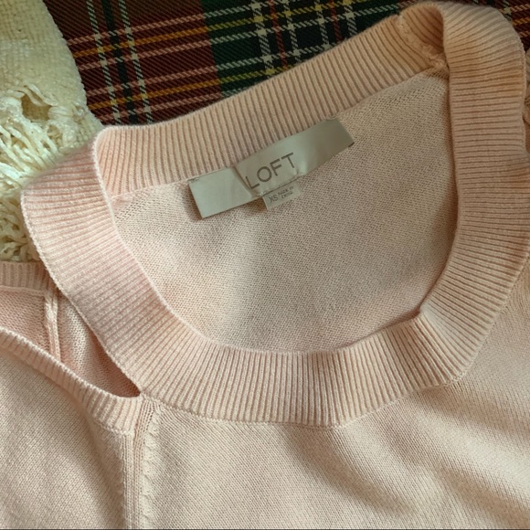 💰CLEARANCE💰 LOFT Ann Taylor blush pink bell sleeve cut out cotton sweater XS - Picture 5 of 8